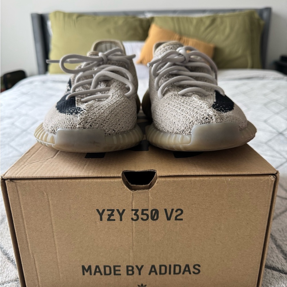 Yeezy Boost 350 V2 in Slate